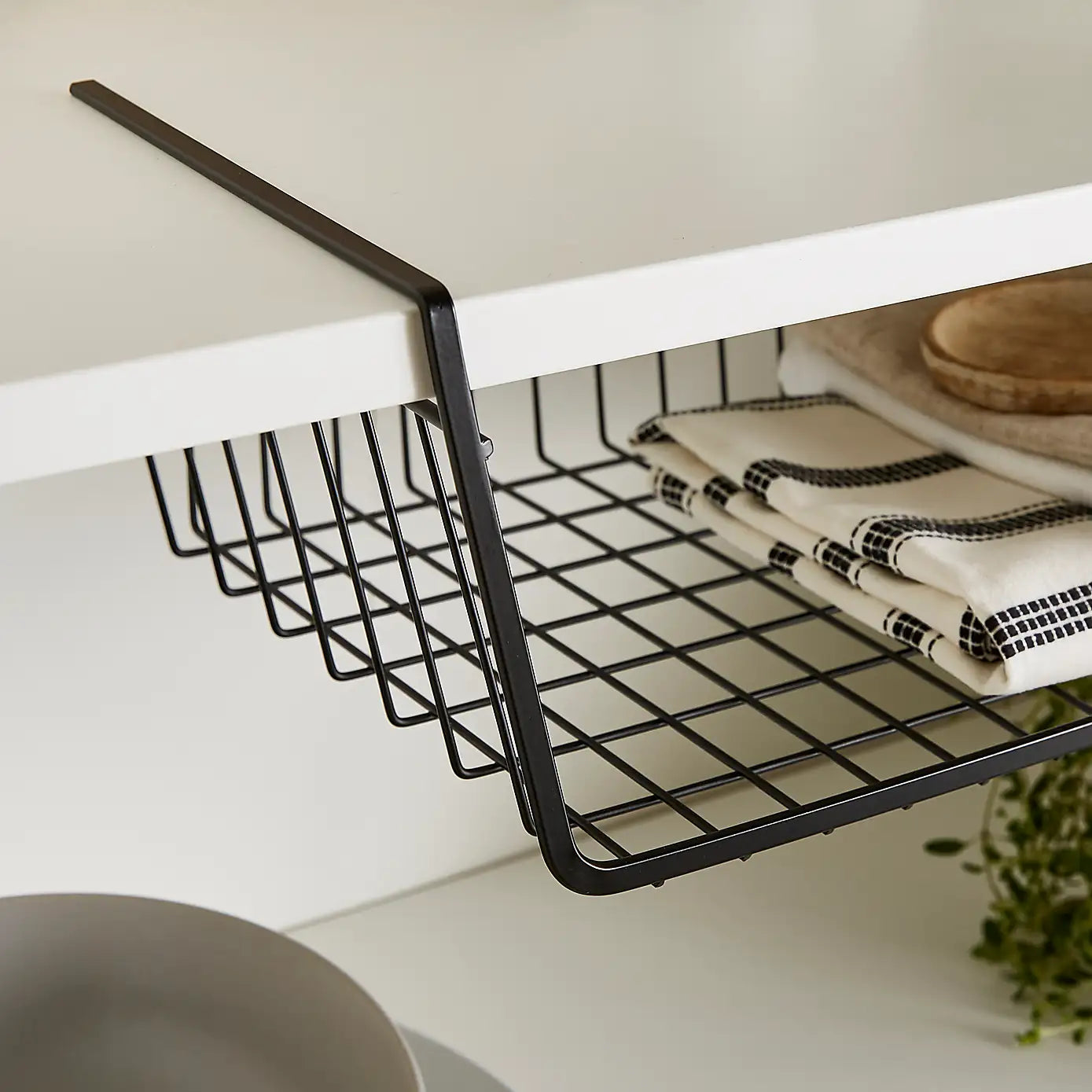 Wire Under-Shelf Storage Basket