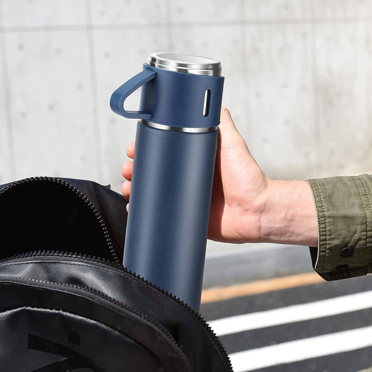 Travel Thermal Flask Set Insulated Water Bottle with Three Cups 500ml