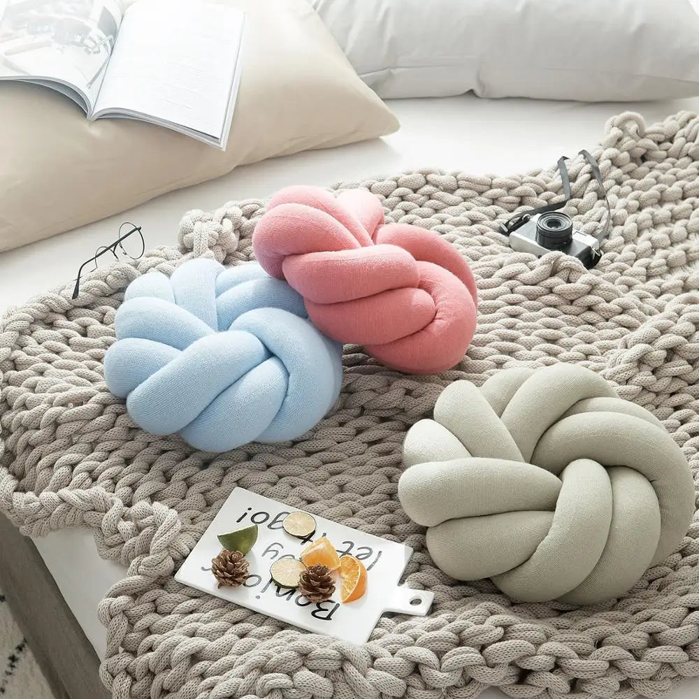 Circular Knot Cushion