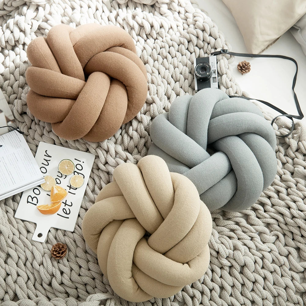 Circular Knot Cushion