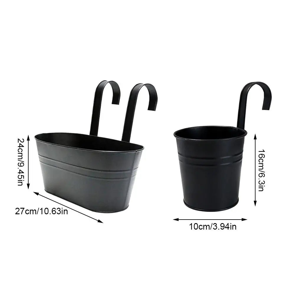 Black hanging flower pots shown with measurement dimensions.